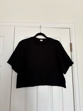 Wilfred Black Cropped Crewneck Tee